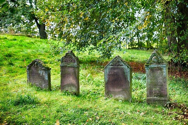 ヨーロッパ産の墓石